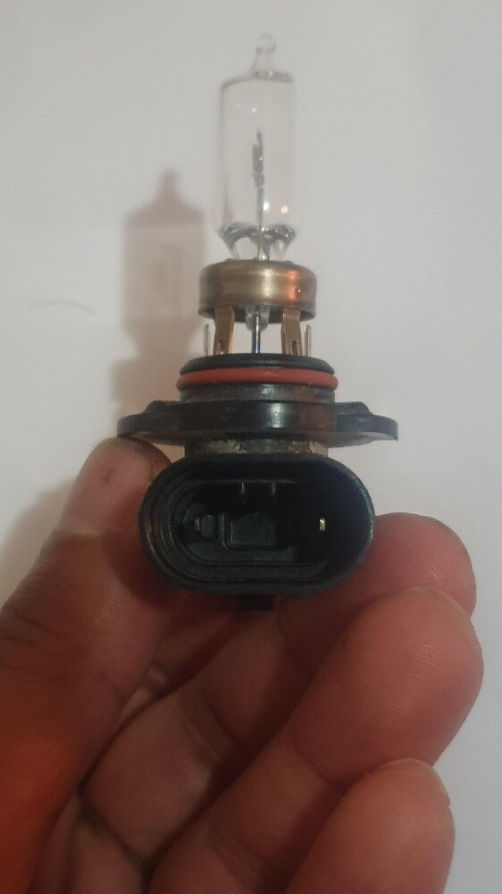 white halogen car lights - 2