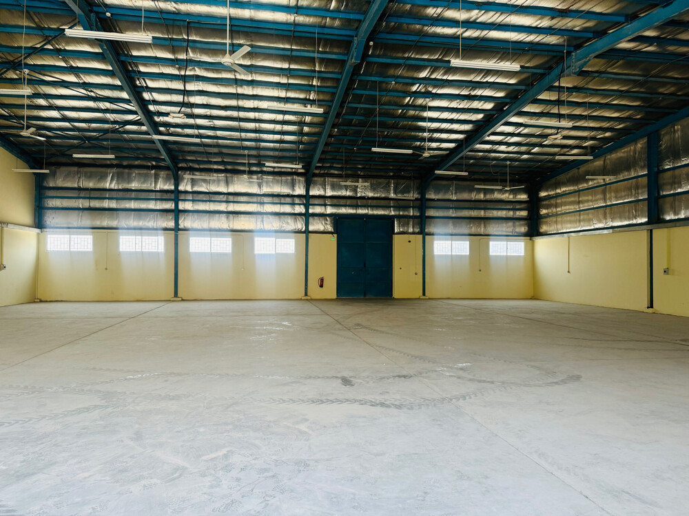 Food Store For rent  - 2