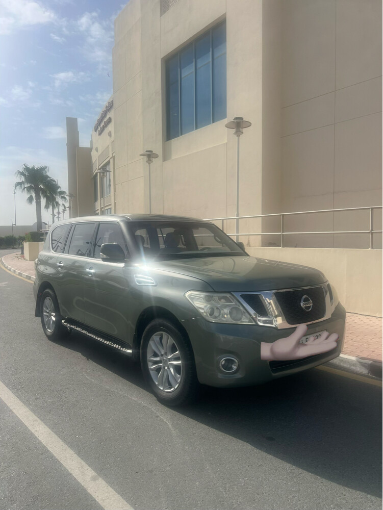 Nissan 2010 LE - 2