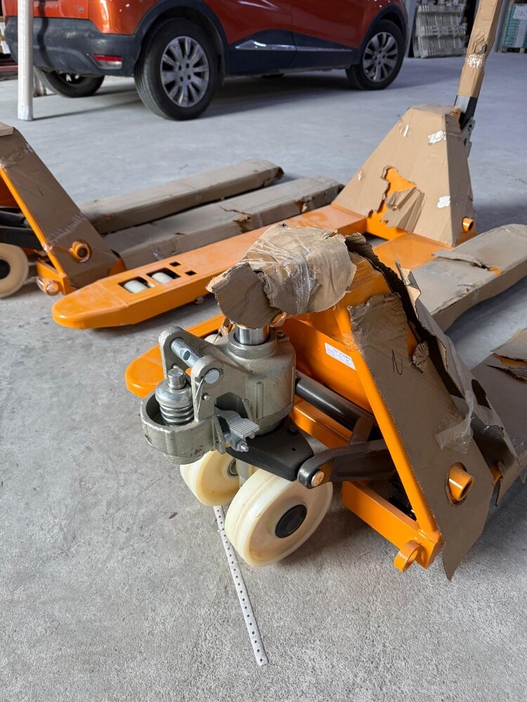 hand pallet jack - 2