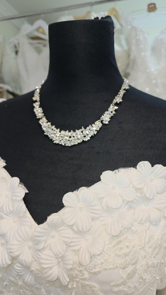 Necklace and earring set for sale - 4