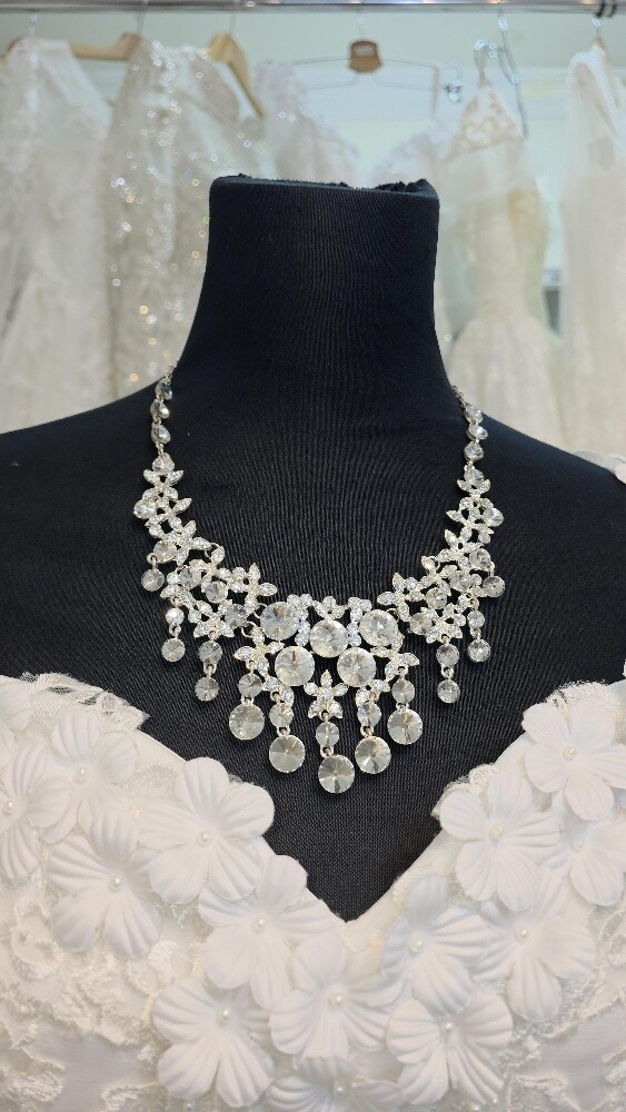 Necklace and earring set for sale - 6