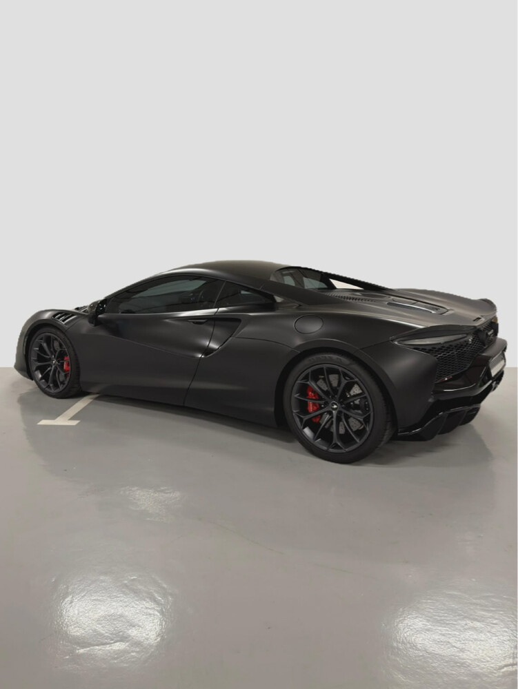 مكلارين اس 750 - 9