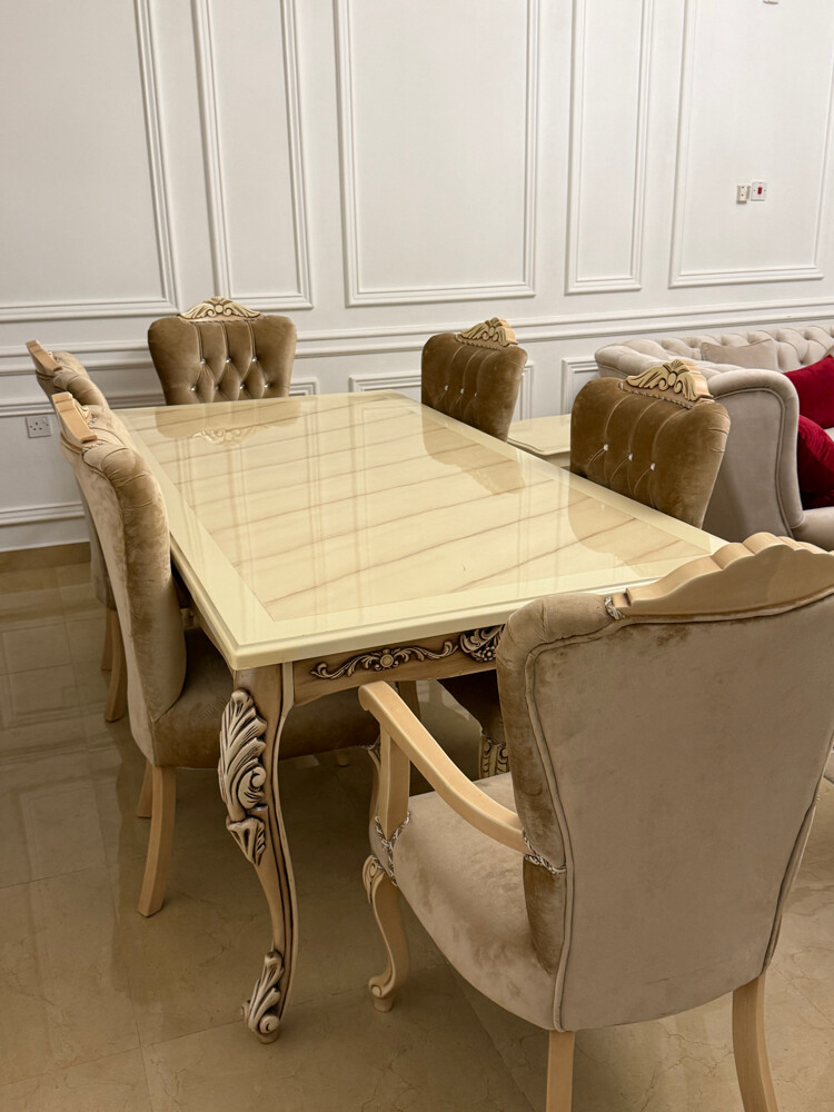 طاولة سفرة فاخرة . استخدام شهرين - 1