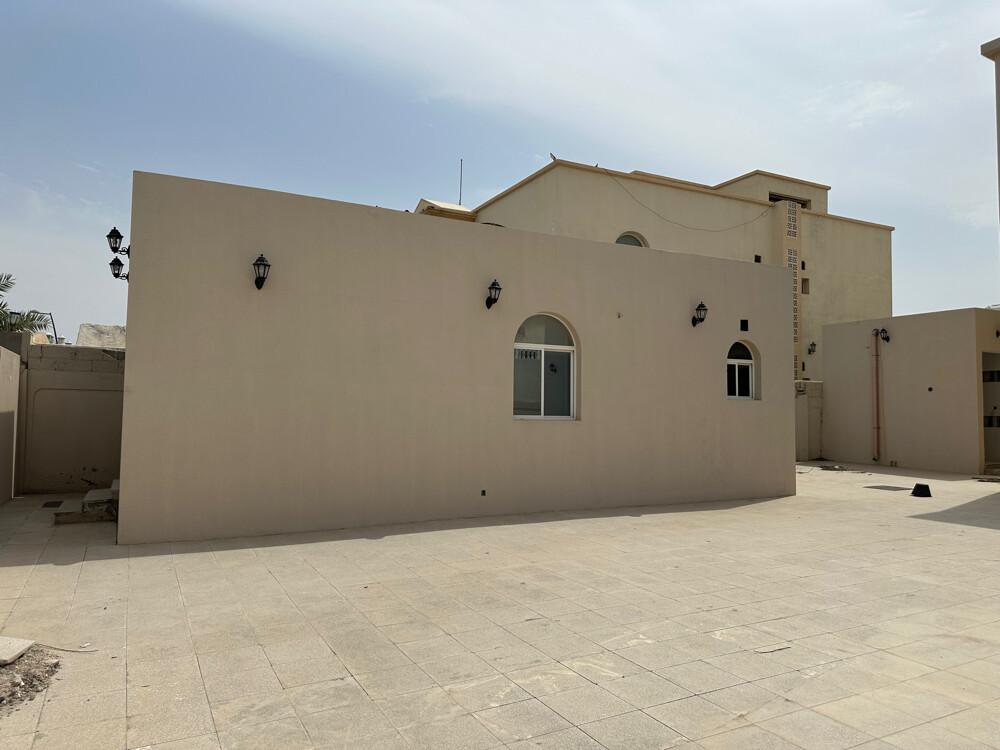 للبيع فيلا الدفنة ٨٨٤م بسعر مميز - 6