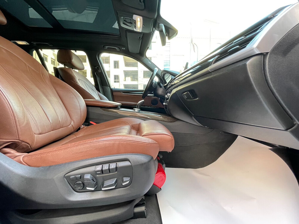 BMW X5 50i 2016 - 10