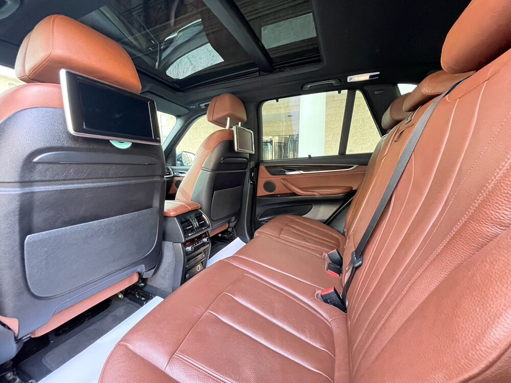 BMW X5 50i 2016 - 11