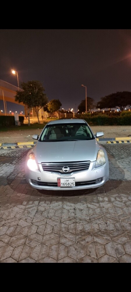 Nissan altima - 1