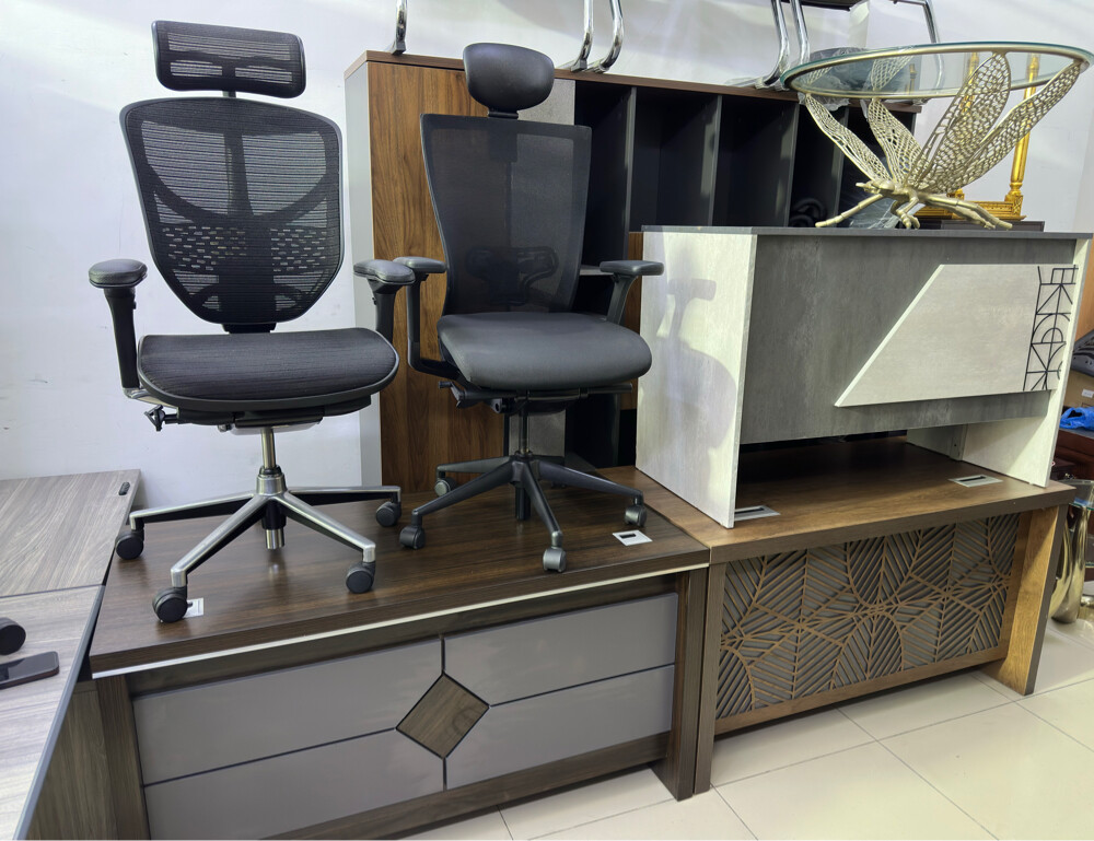 Used Office Furniture — 33087737 - 2