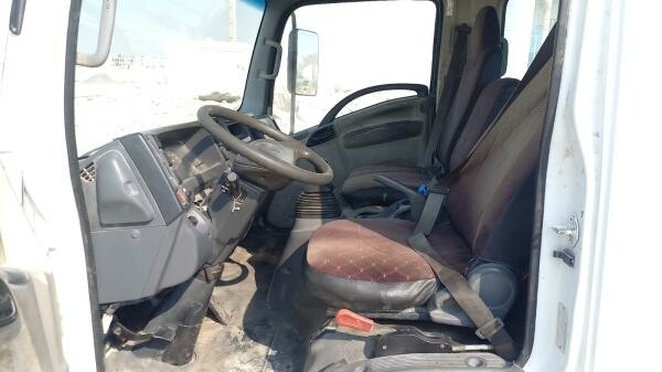 Isuzu Pickup 2010 Model with Crane - 12