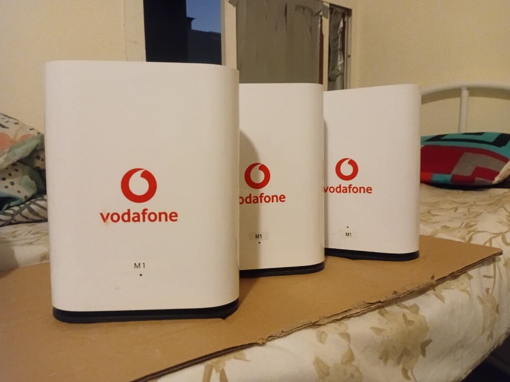 Nokia G6 Router and Nokia beacon 6 - 2