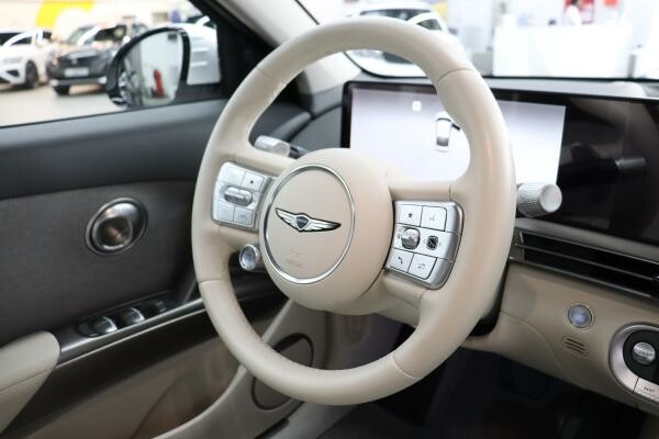 Genesis GV60 Electric 2024 - 13