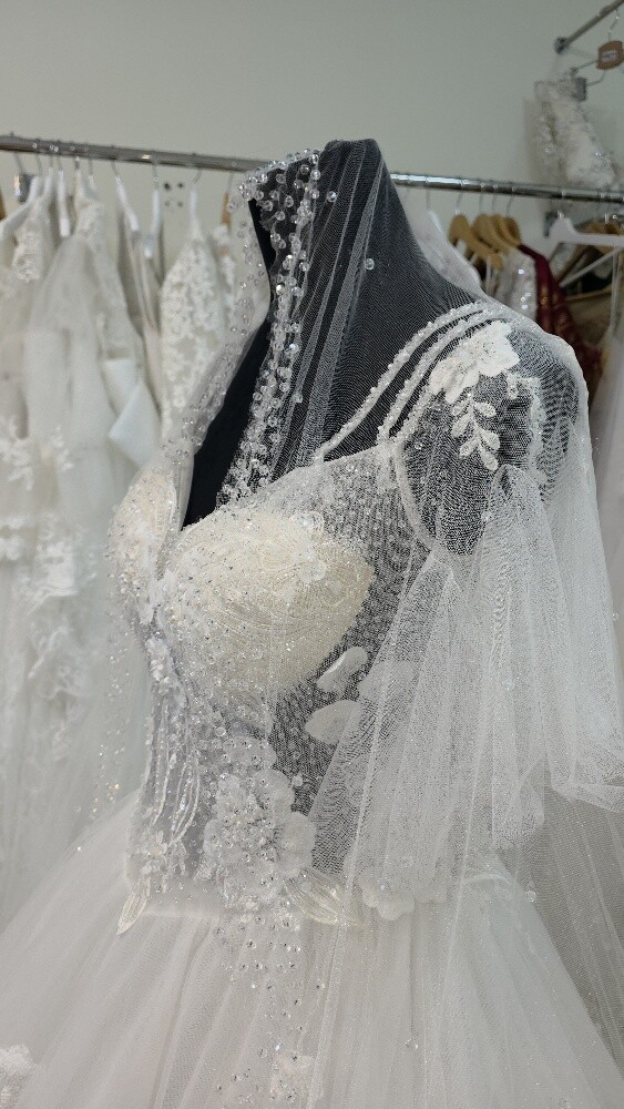 Brand new wedding gown for sale or - 3