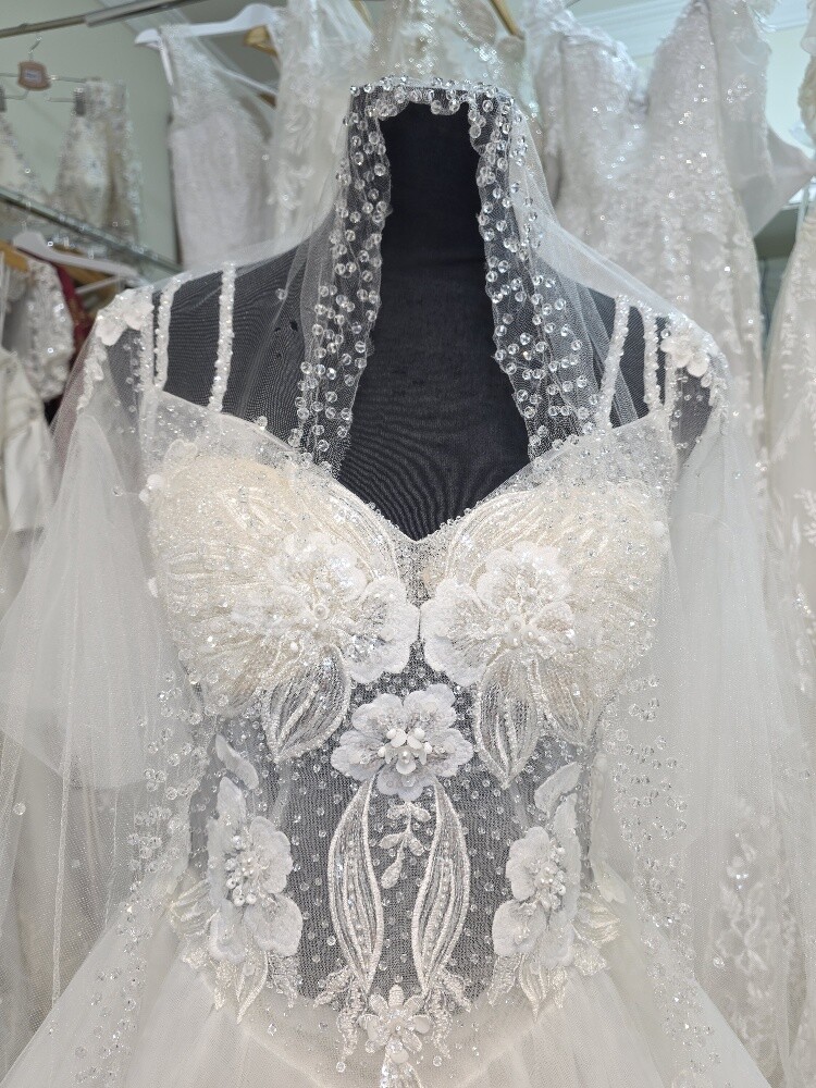 Brand new wedding gown for sale or - 5