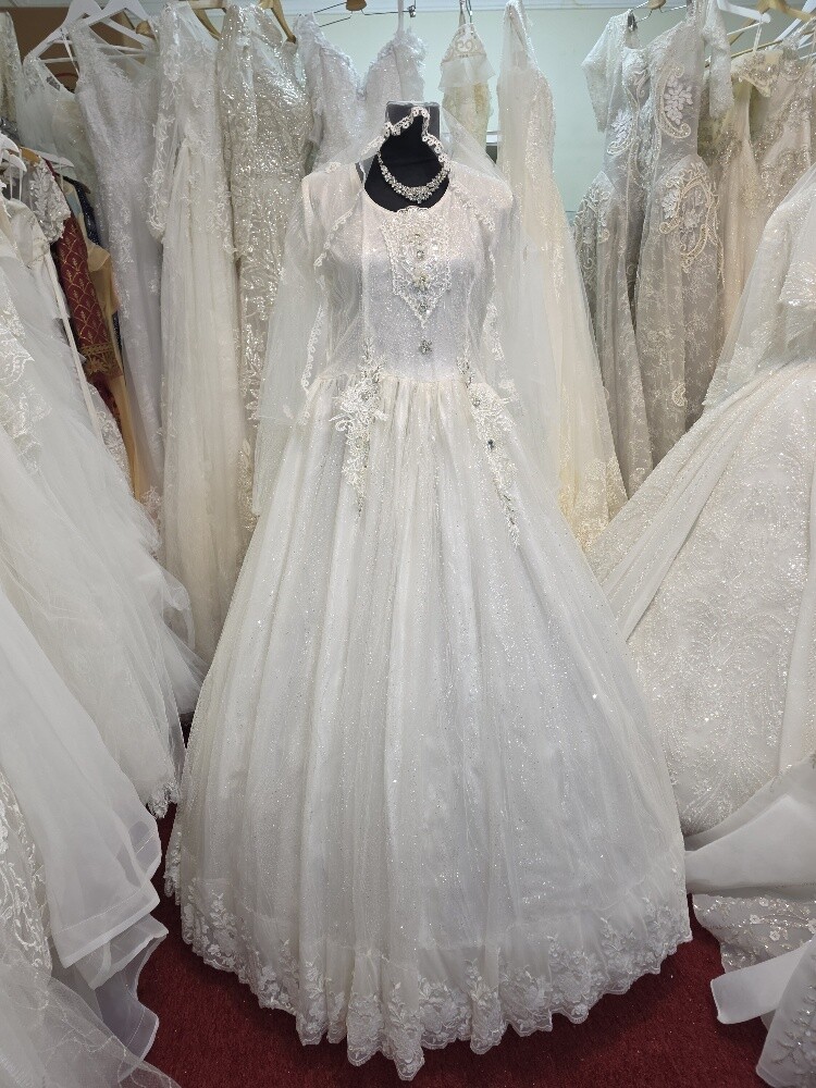 Brand new wedding gown for sale or - 3