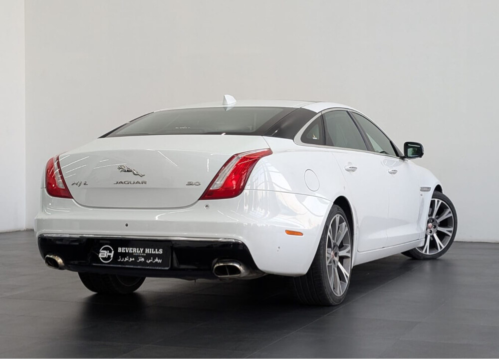 2019 Jaguar XJL -Good condition - 3
