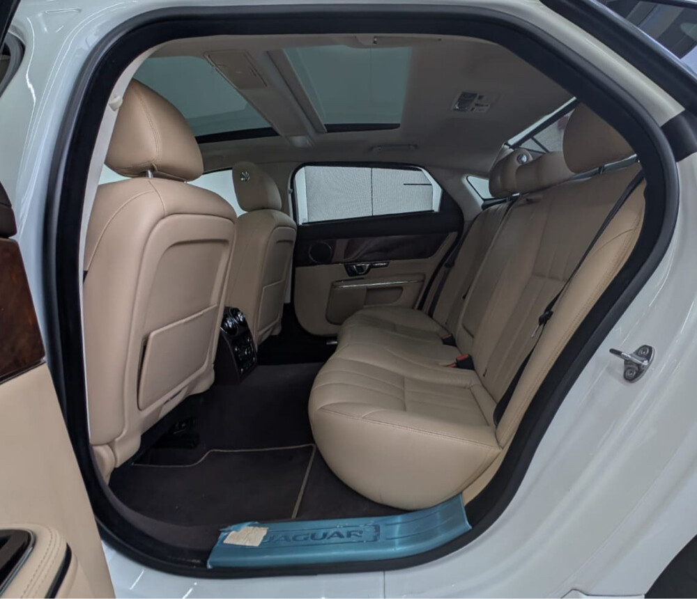 2019 Jaguar XJL -Good condition - 8