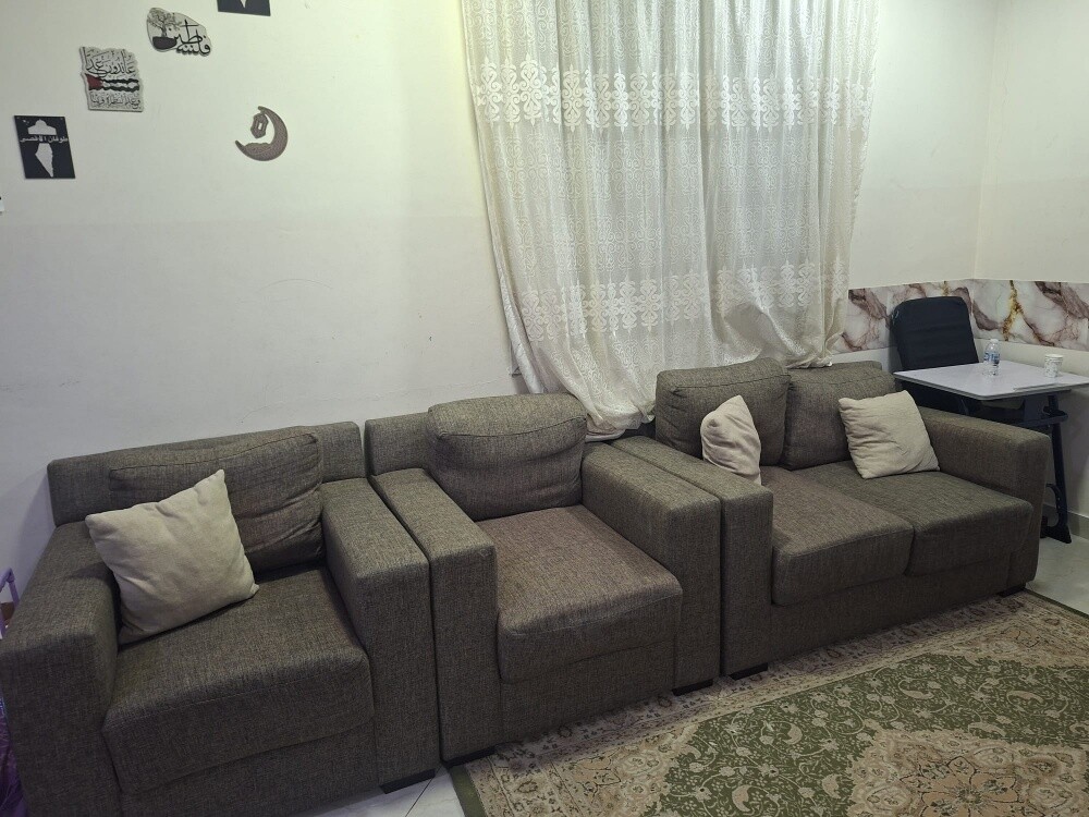 كنب بحالة ممتازة - 1