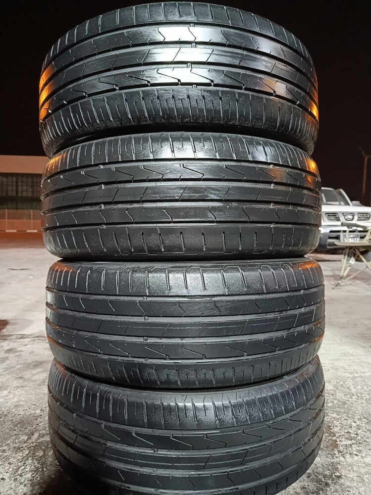 215/55/17 Hankook Tyre - 1