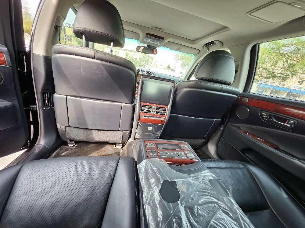 2011 Lexus LS 600hL - 10