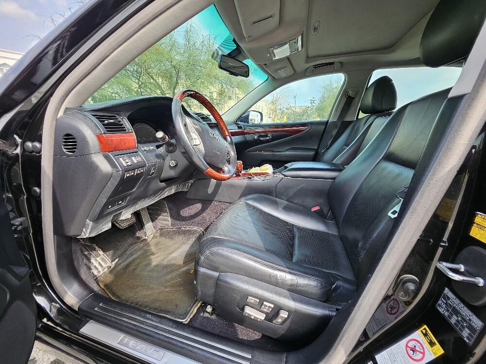 2011 Lexus LS 600hL - 12