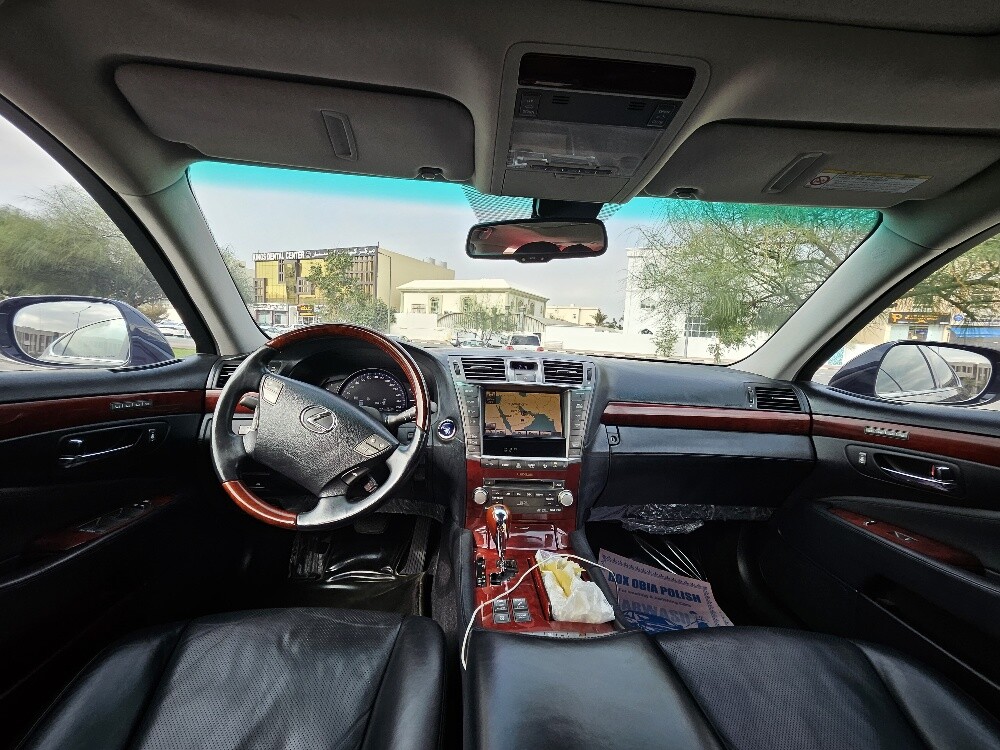 2011 Lexus LS 600hL - 11