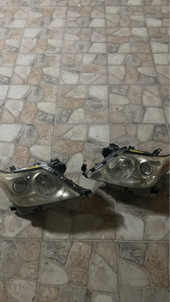 Headlight Lexus 2008-2011 - 1