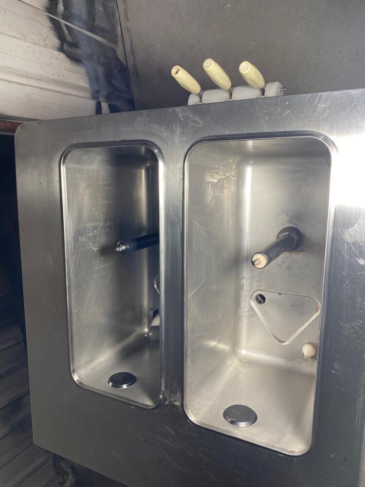ice cream machine - 1