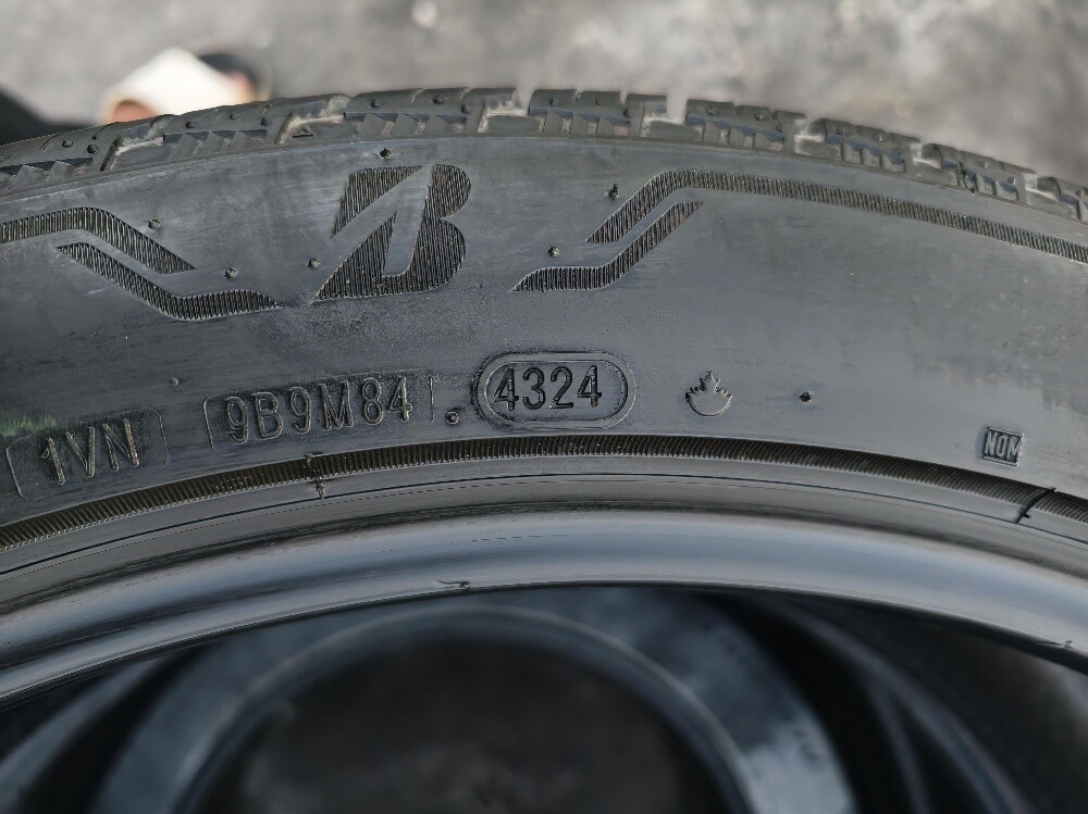 285/40/24 Bridgestone Tyre 2024 - 6