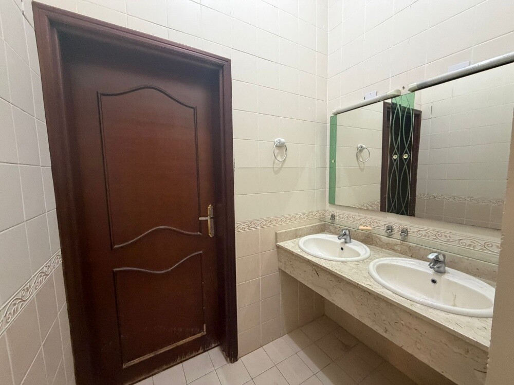 Villa for rent in Ain Khaled - 6