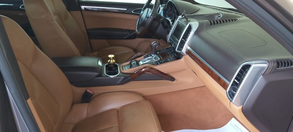 porche cayyene S V 8 - 7