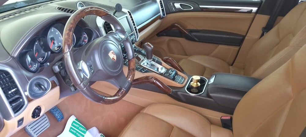 porche cayyene S V 8 - 4