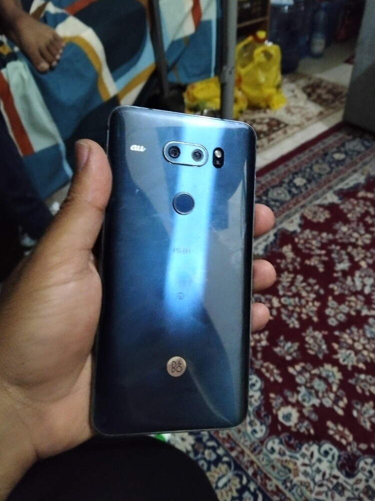 Lg v30 6/128 - 1