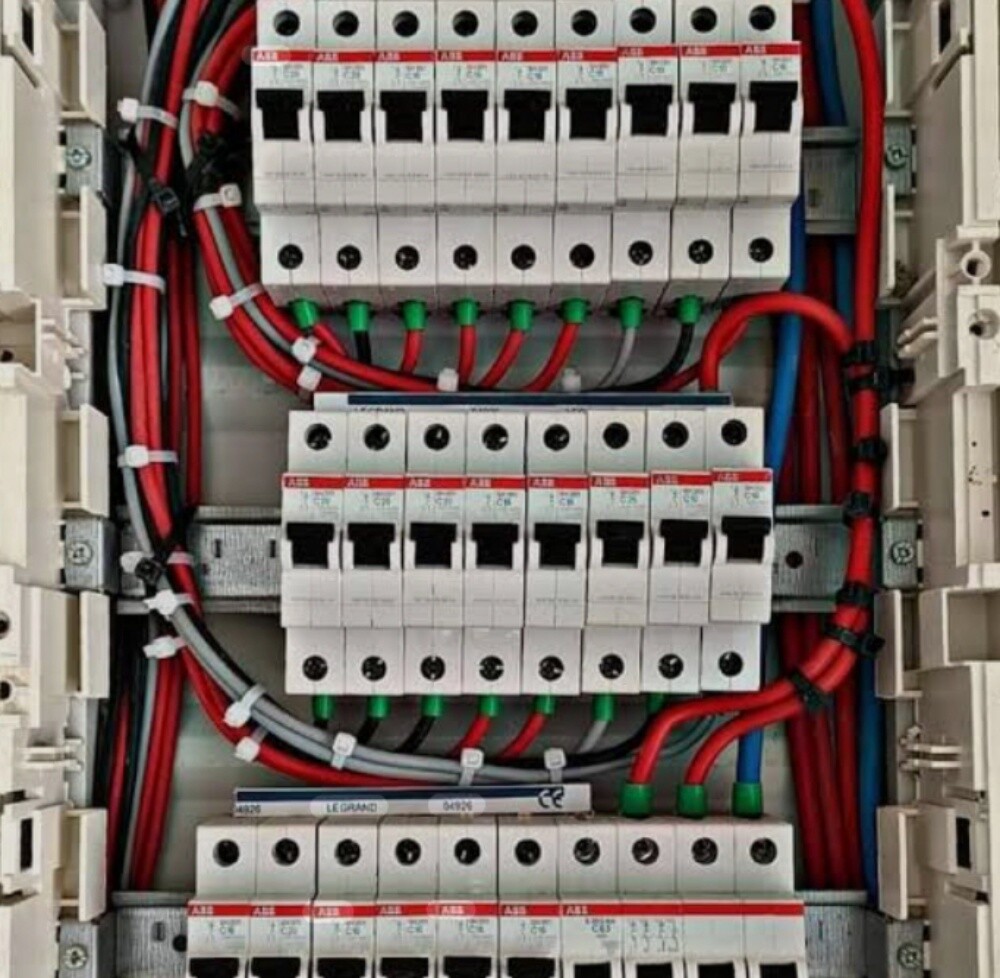 خدمات كهربائيه - 1