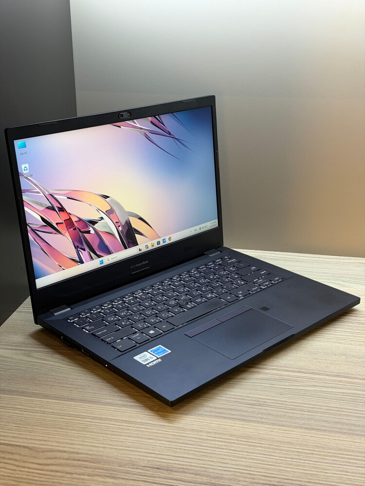 Asus ExpertBook - 4