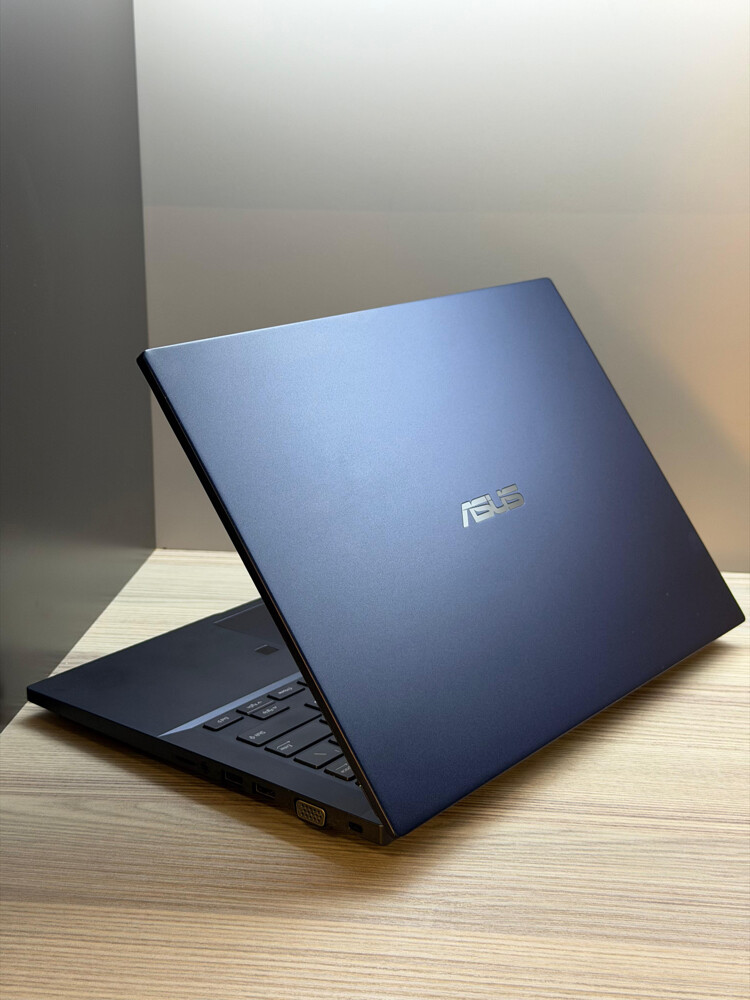 Asus ExpertBook - 3
