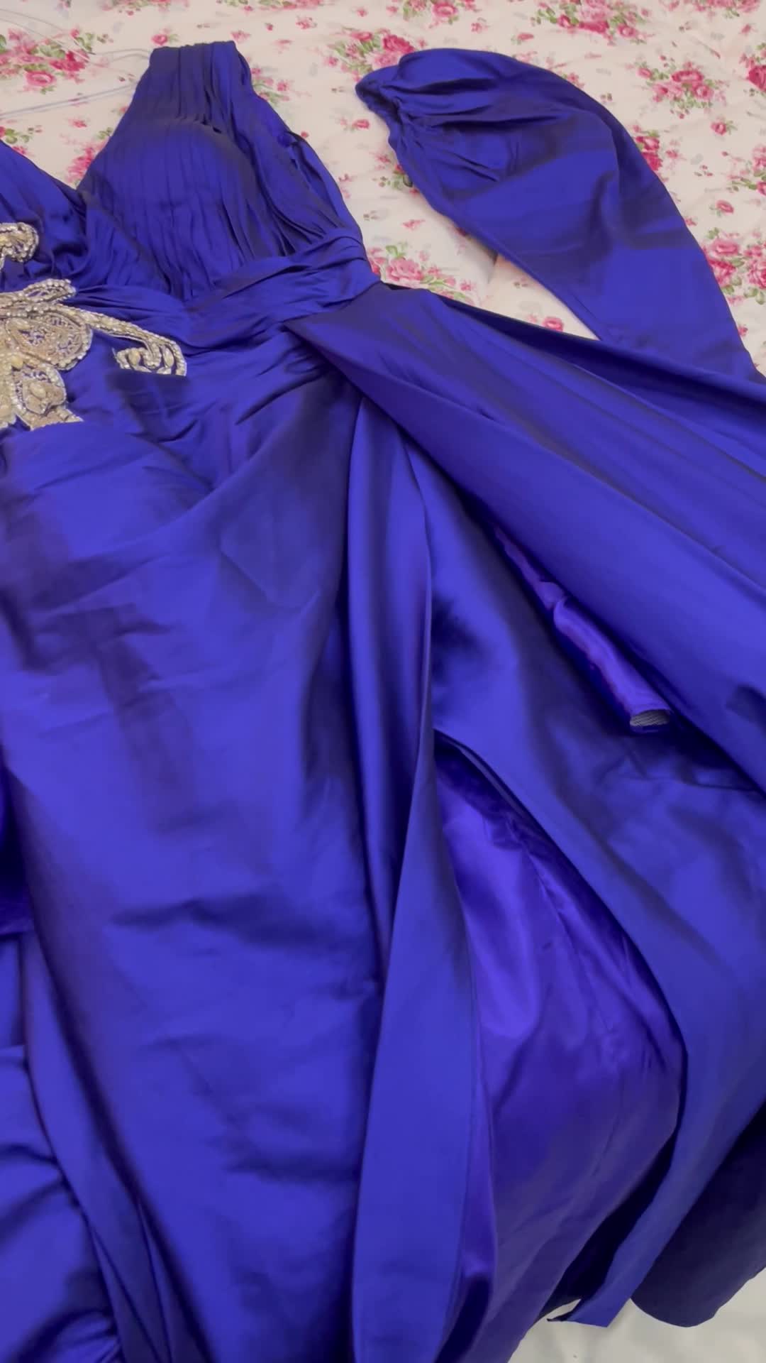 فستان عند مصمم فصلته ب 2500 - 1