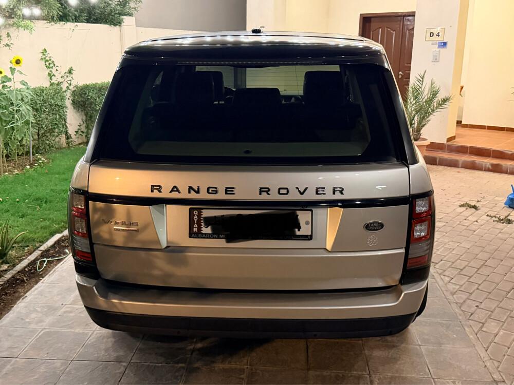 Gold/Brown Range Rover Vogue - 15