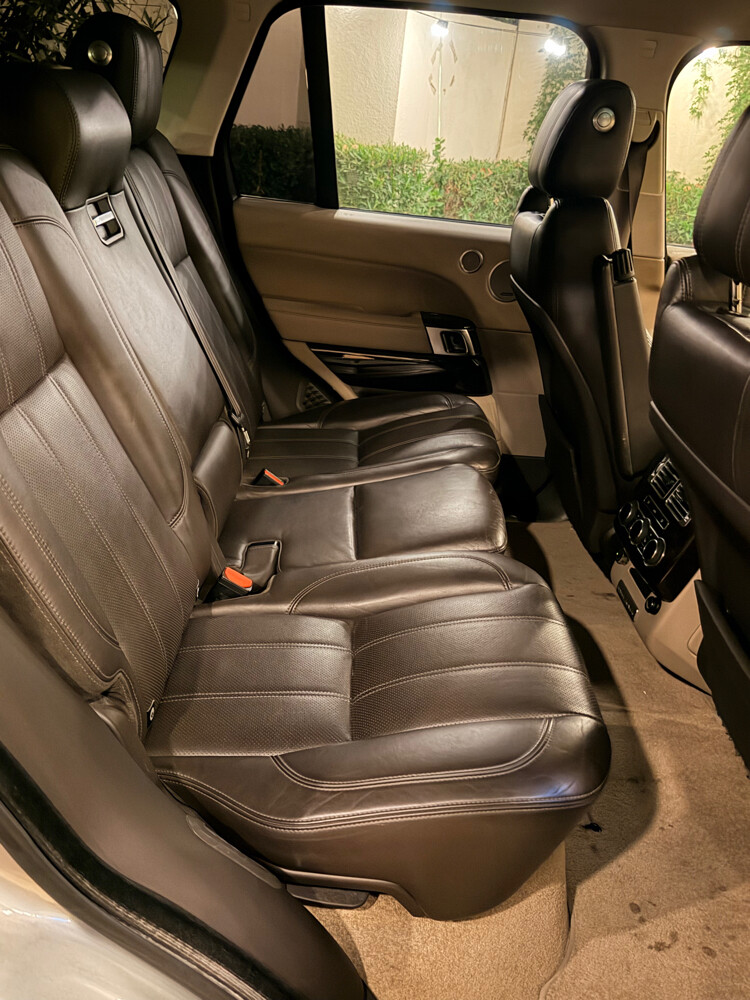 Gold/Brown Range Rover Vogue - 8