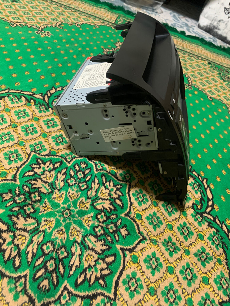 land cruiser screen original - 3