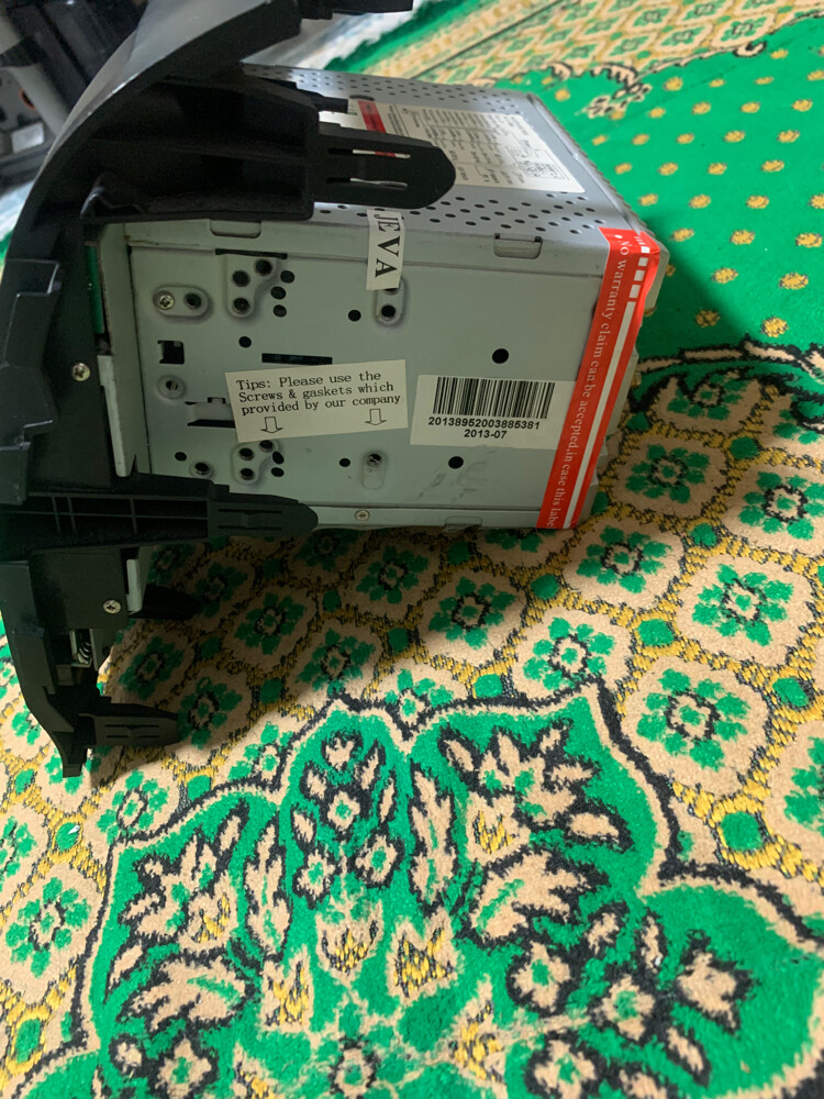 land cruiser screen original - 2