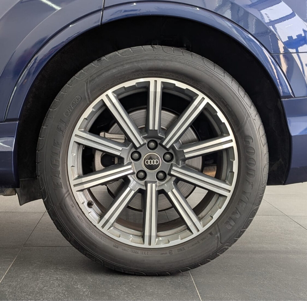 2021 Audi Q7 55TFSI - 9