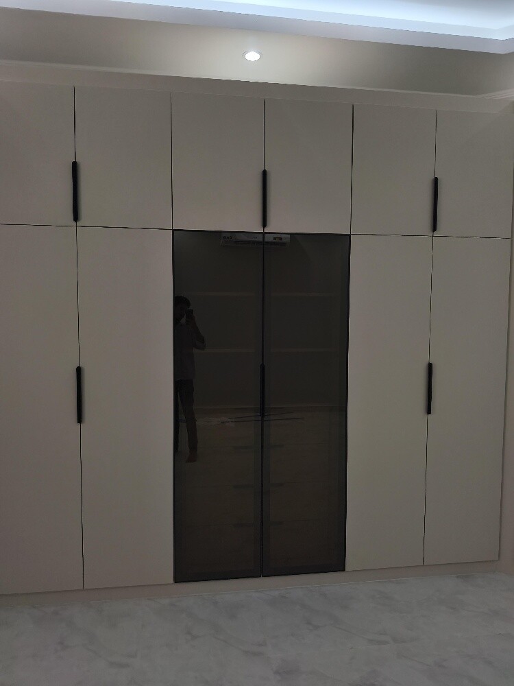 Wardrobe and clothing units. - 8