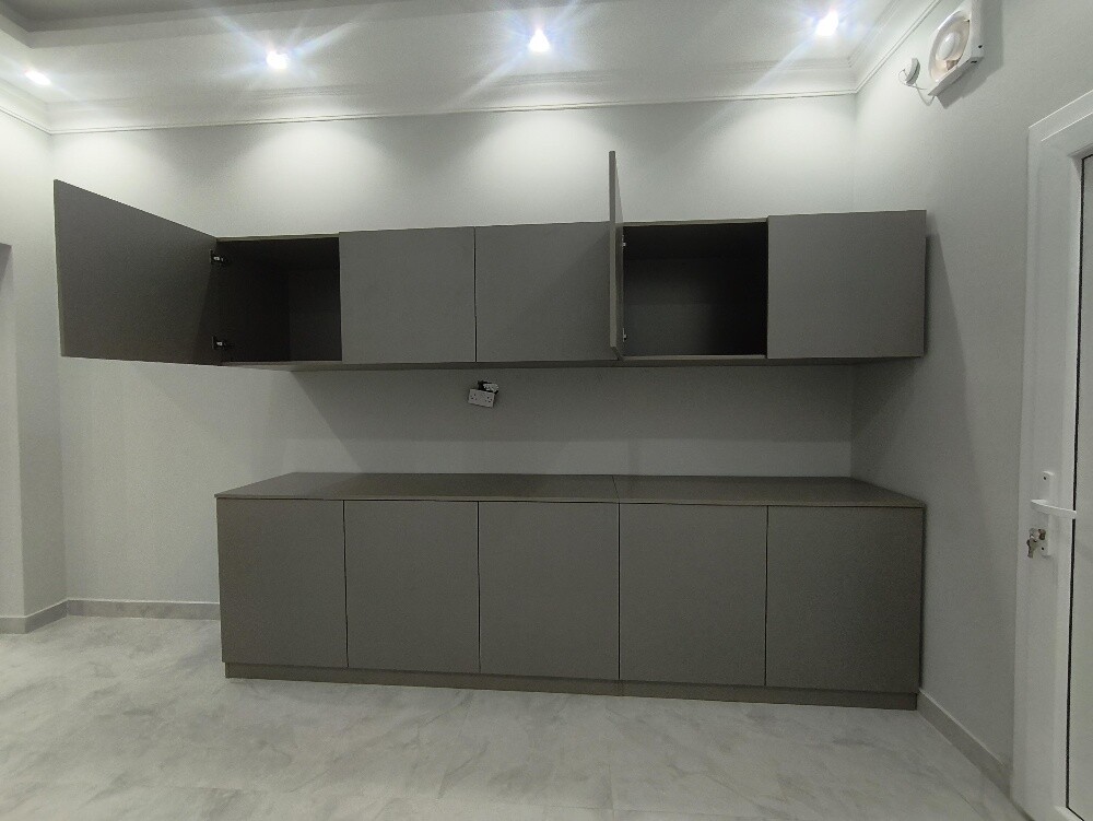 Kitchen Units. - 4
