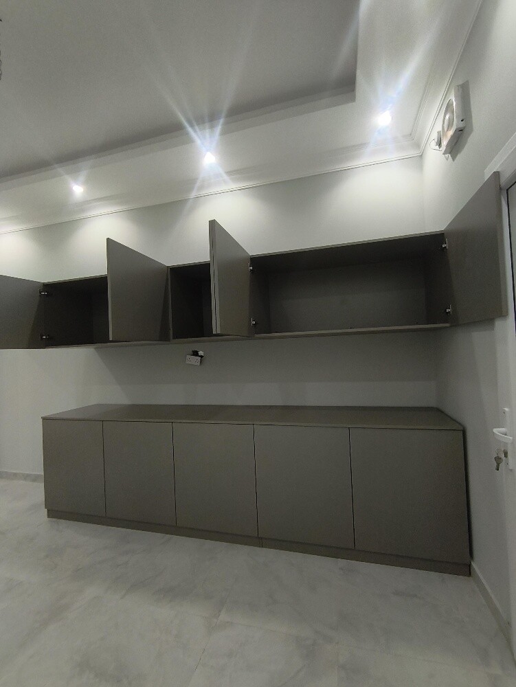 Kitchen Units. - 3