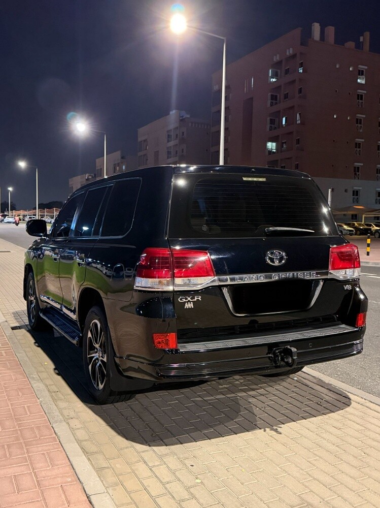 Toyota Land Cruiser V8 - 4