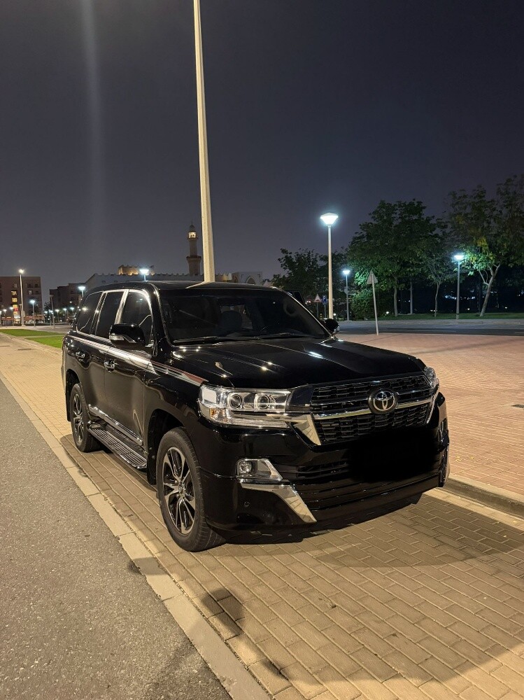Toyota Land Cruiser V8 - 1