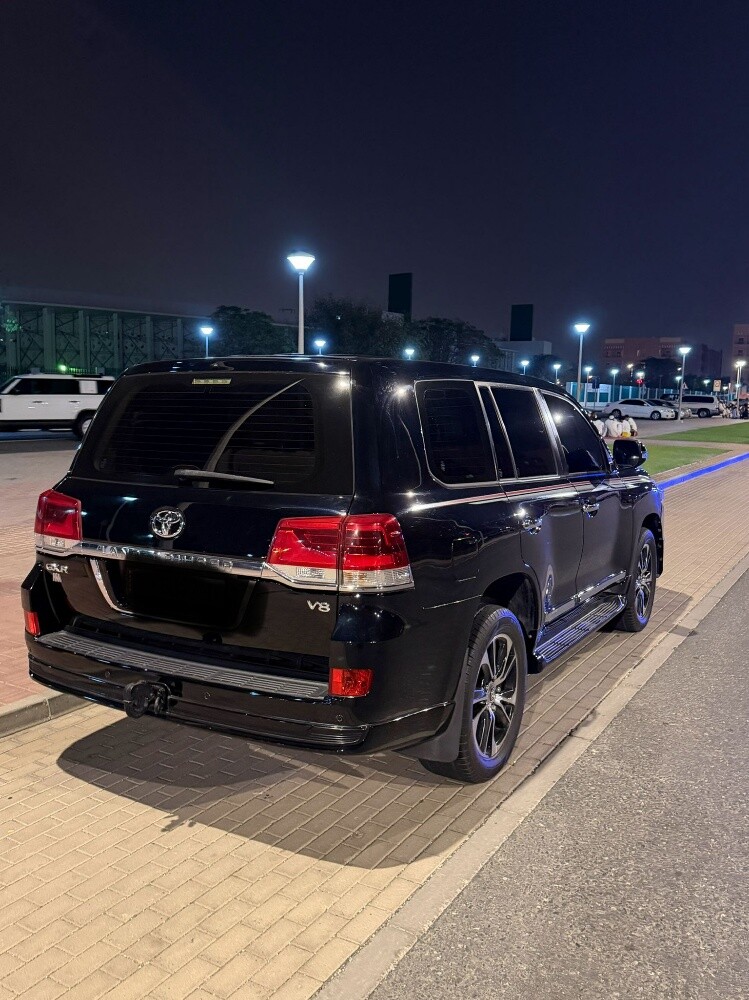 Toyota Land Cruiser V8 - 2