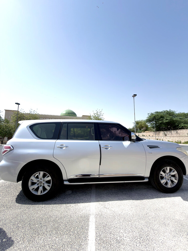 Nissan Patrol SE - 1