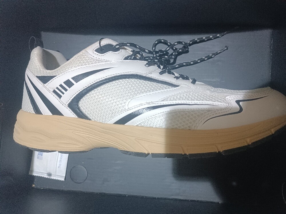 shoe almost new - 2
